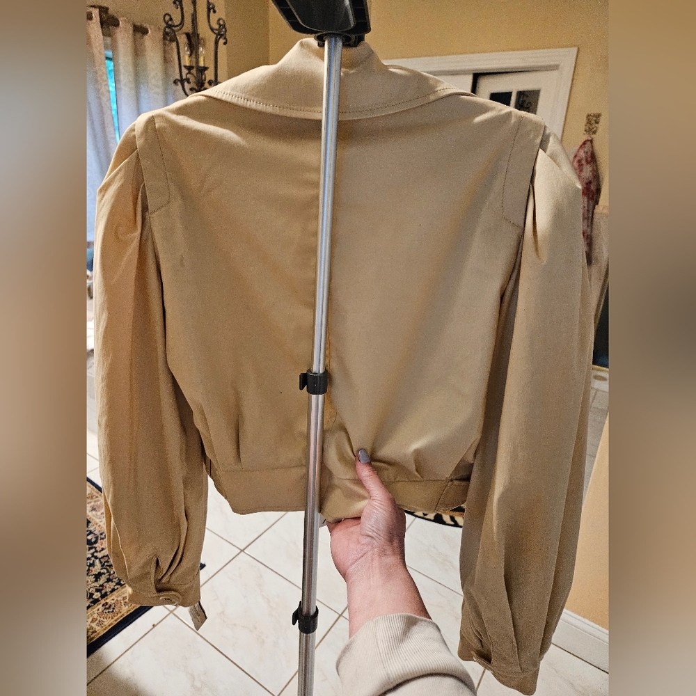 D&G Tan Trench Coat Timeless Elegance Jackey Sz Small - Picture 6 of 6